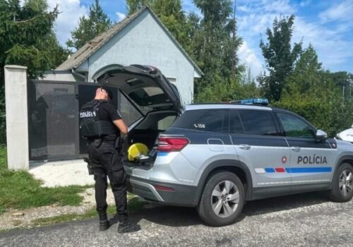Polícia vyšetruje streľbu v obci Lukáčovce, podozrivú osobu už zadržali