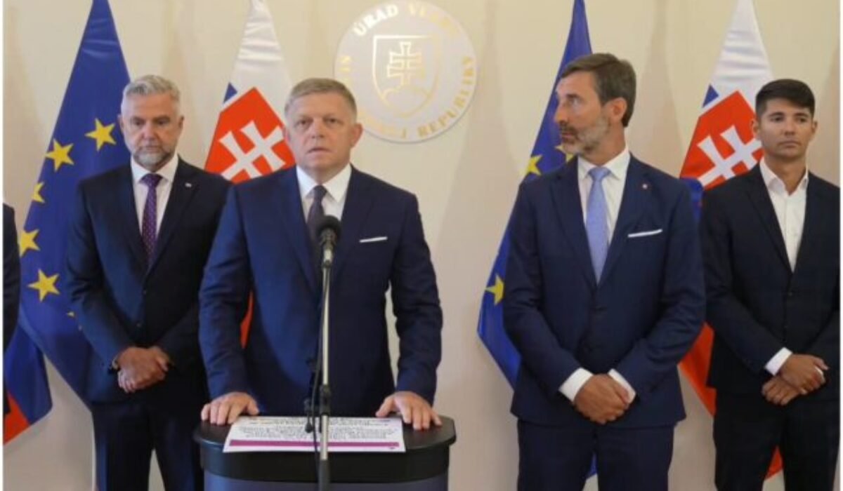 Fico si chce predvolať britského veľvyslanca. Veľmoc si mala platiť novinárov aj aktivistov, aby škodili Smeru – VIDEO