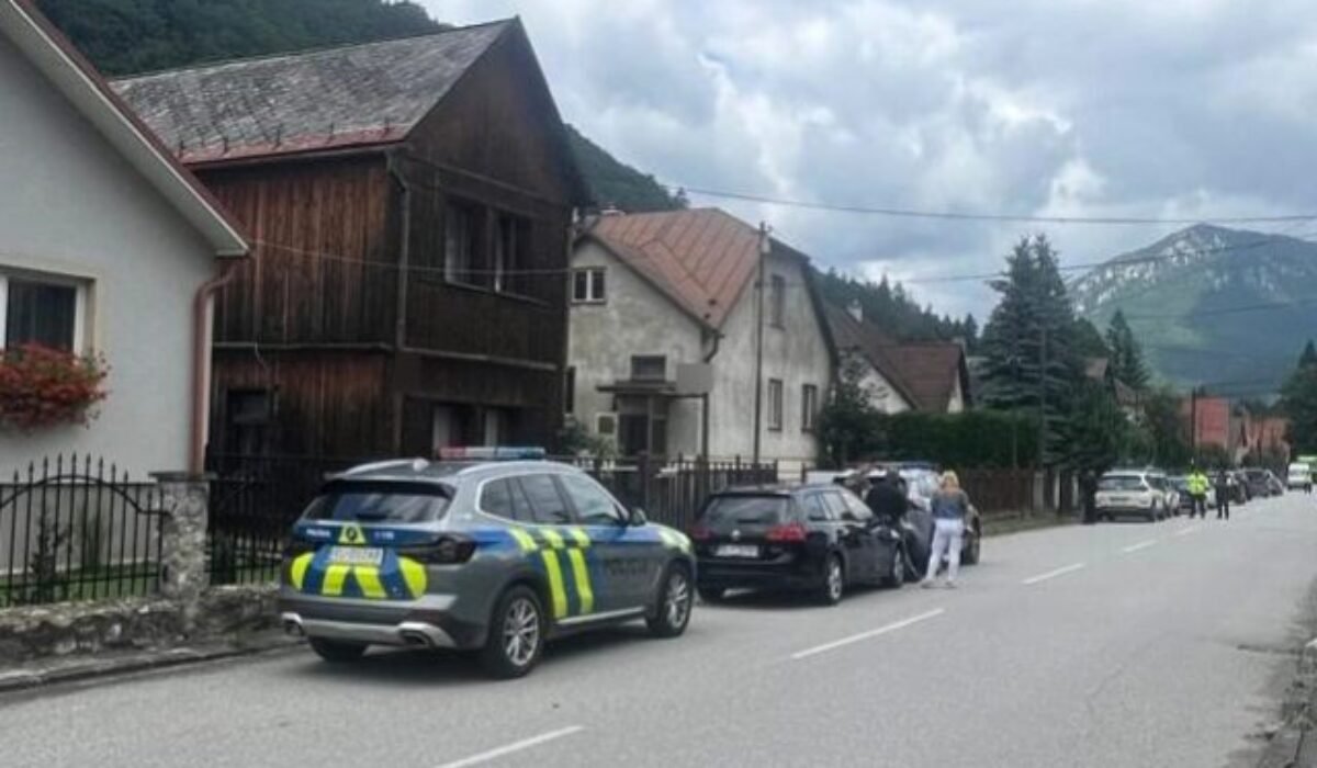 Polícia zasahuje v okrese Ružomberok, muž údajne napadol kňaza elektrickým káblom