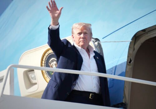 Ak Putin do desať dní neukončí boje na Ukrajine, bude čeliť sankciám, vyhlásil Trump