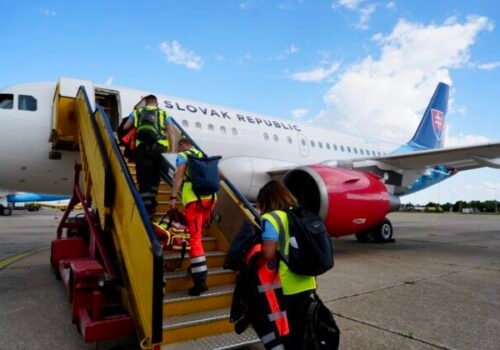 Slovenský záchranný tím evakuoval z Gazy ďalšie choré deti s rodinami, Šutaj Eštok hovorí o prejave solidarity – FOTO