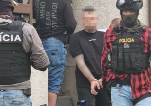 V Bratislave polícia zadržala šéfa zločineckej skupiny, na krku mal viacero európskych zatykačov