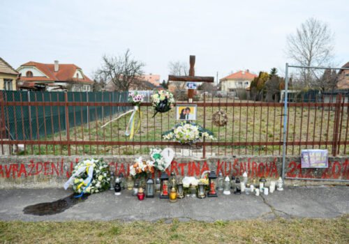 Výstavba Pamätníka slobody slova vo Veľkej Mači sa začala, vraždu Jána a Martiny bude pripomínať už o rok