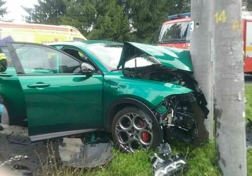 V Spišskej Novej Vsi došlo k zrážke dvoch áut, medzi účastníkmi nehody boli aj deti – FOTO