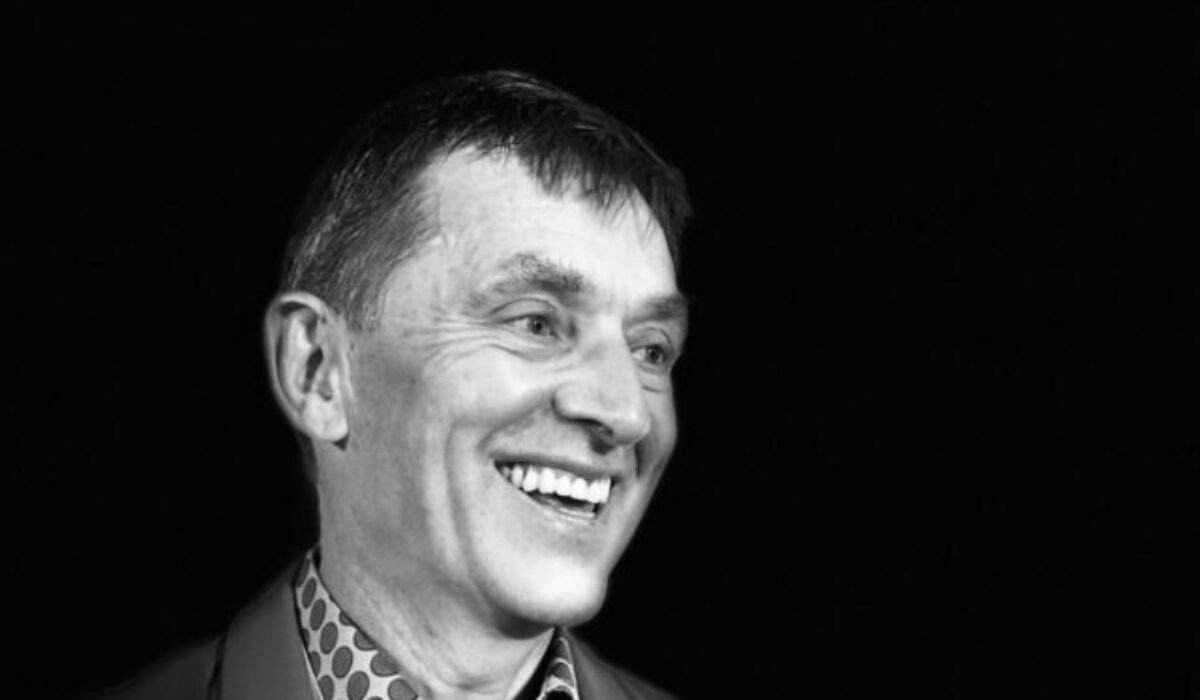„Viesť vojnu proti vapingu je absurdný nezmysel,“ hovorí Mark Tyndall, kanadský expert na harm reduction
