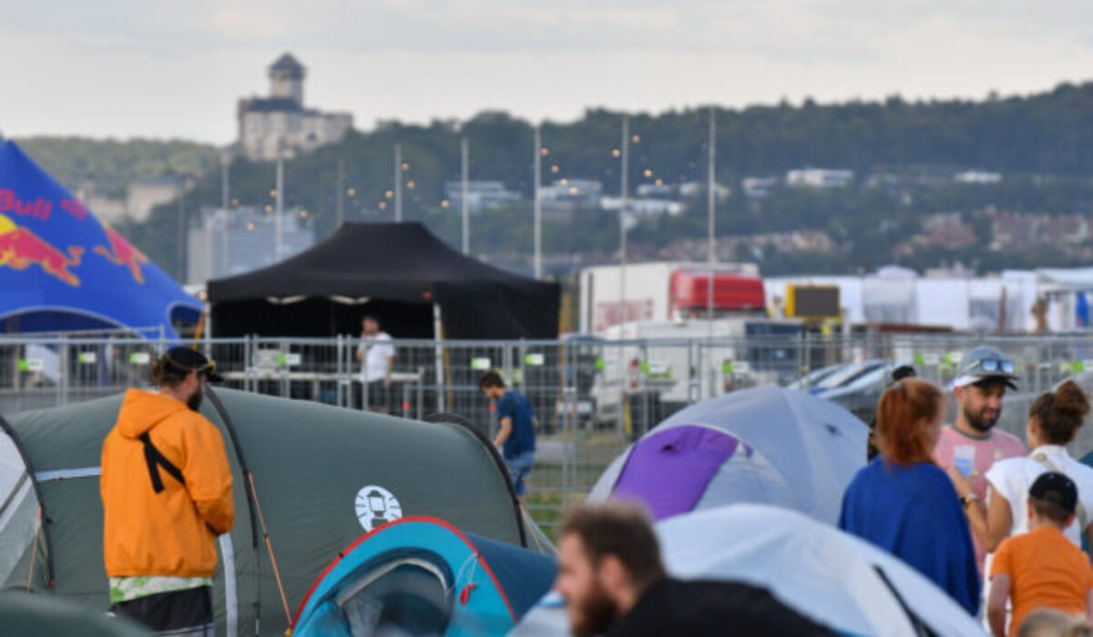 Festival Grape 2025 očakáva desaťtisíce návštevníkov, ľudí lákajú zahraniční aj domáci interpreti