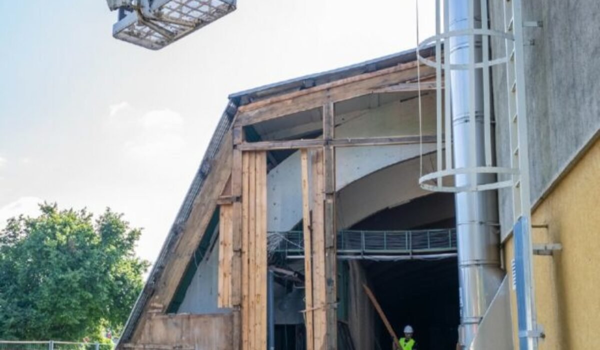 Petržalka spustila rekonštrukciu športovej haly pri Draždiaku, hotová má byť v júli 2026