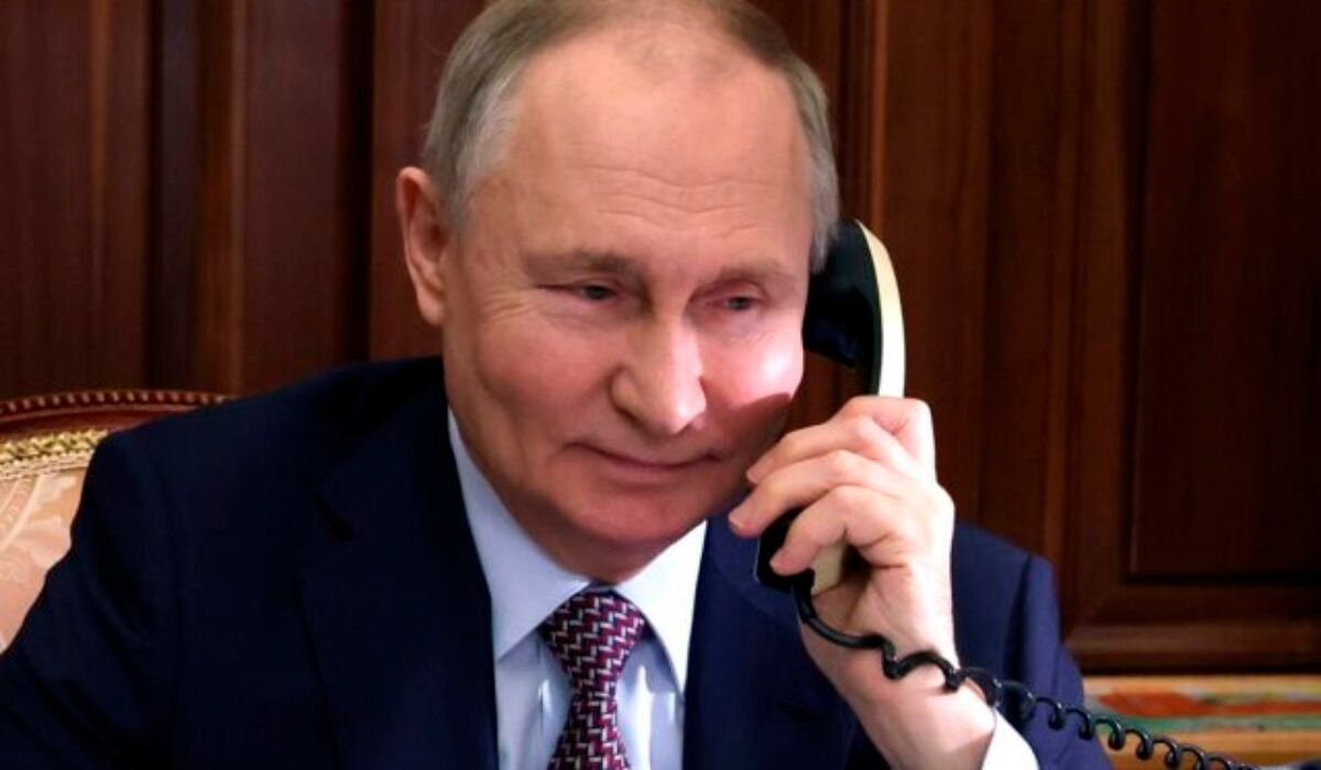 Trump prerušil rokovanie o Ukrajine s Európanmi, aby zatelefonoval Putinovi