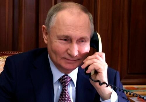 Trump prerušil rokovanie o Ukrajine s Európanmi, aby zatelefonoval Putinovi