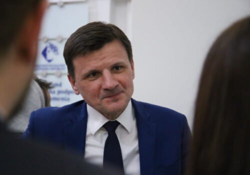 Hlina pozýva na netradičný beh, cieľom „Zlodejskej sedmičky“ je hacienda postavená z eurofondov – FOTO