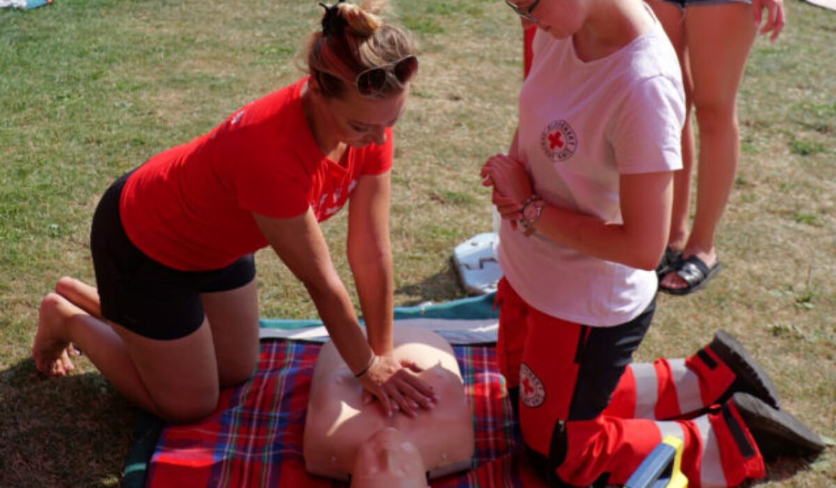 Ovládať v lete prvú pomoc môže zachrániť život, poistenie zase ušetrí peniaze