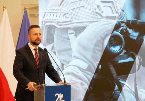 Poľský minister obrany vyhlásil, že na východe krajiny explodoval ruský dron