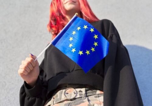 Väčšina ľudí je za zotrvanie Slovenska v EÚ aj NATO, odísť chcú najmä voliči SNS a hnutia Republika