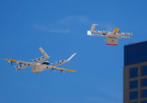 Ruský dron na Ukrajine zasiahol autobus s cestujúcimi, jedného zabil a piatich zranil