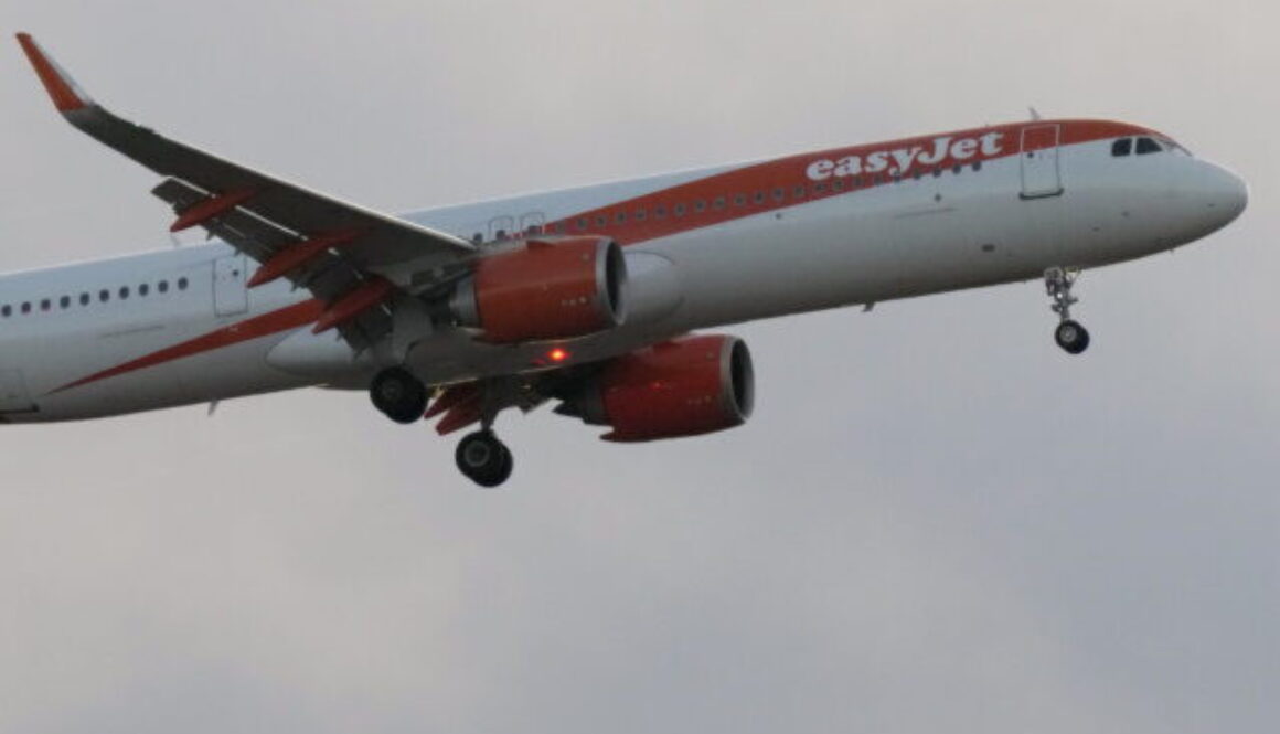 U pasažiera prepukla lietadlová choroba, stroj Easyjet musel urobiť otočku a vrátiť sa na letisko
