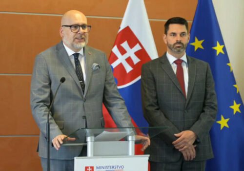 Doplňujúce komunálne voľby budú v septembri v 33 obciach, v Petržalke otestujú používanie elektronických dokladov – VIDEO