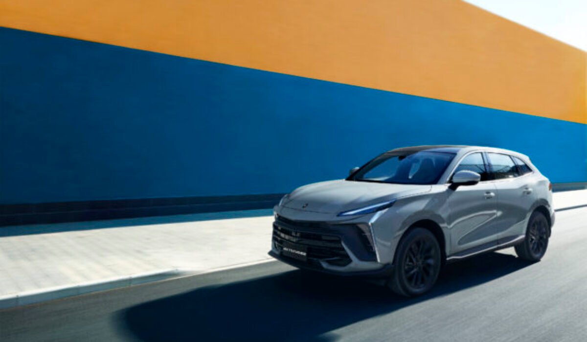 Čínske SUV a 7-miestne MPV sú teraz na Slovensku ešte lacnejšie. Dongfeng ponúka letné zľavy až do 4 000 eur