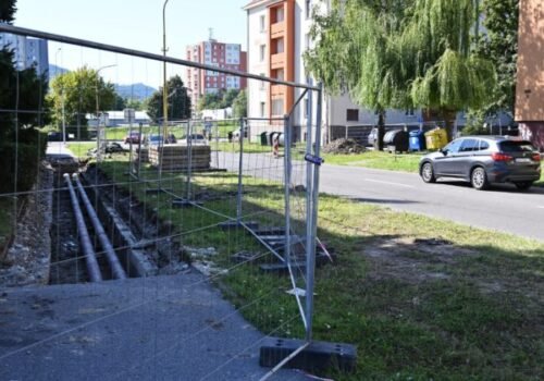 Havária potrubia na Pugačevovej ulici v Humennom odstaví počas sviatku od teplej vody takmer celé mesto