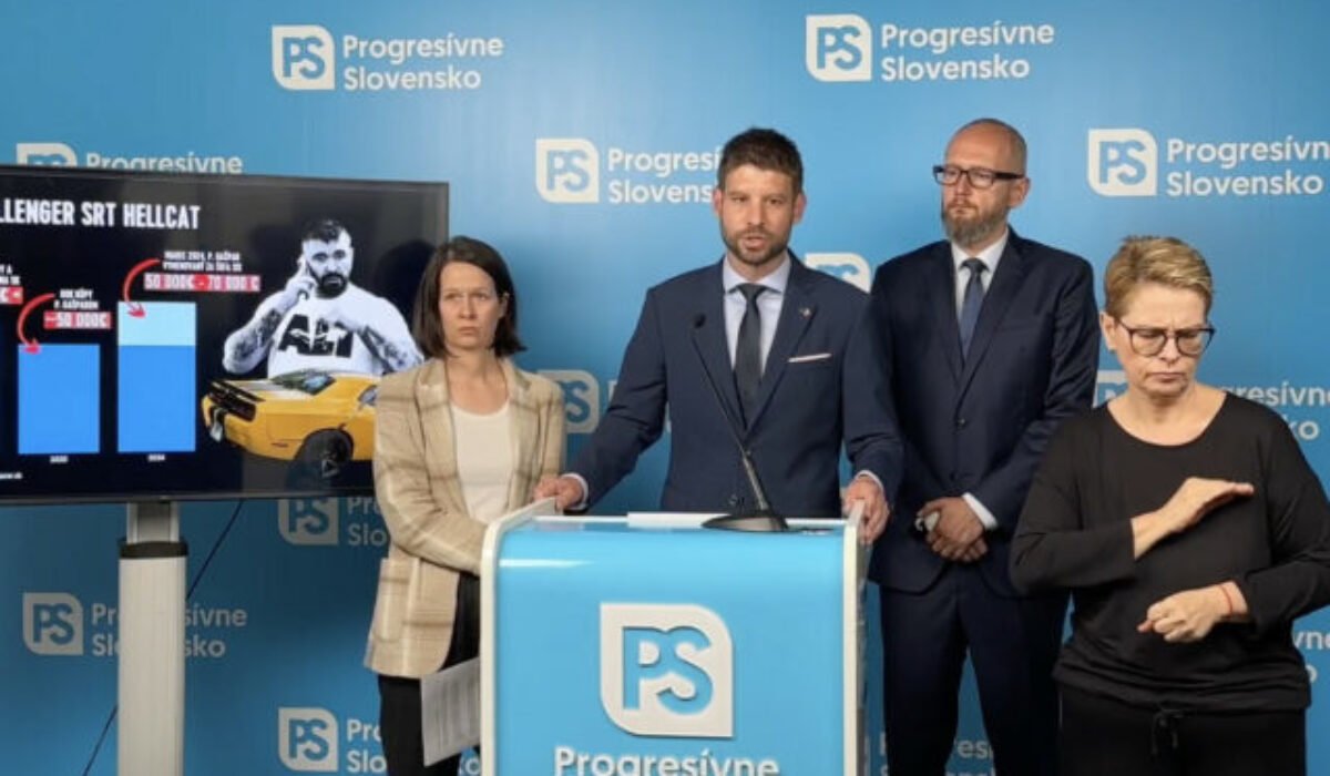 Šimečka tvrdí, že Pavol Gašpar nemá vo funkcii šéfa SIS čo hľadať, po nehode by mal odstúpiť