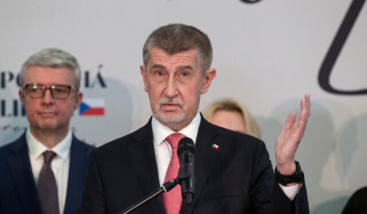České hnutie expremiéra Babiša sa oslabilo, ale aj tak by voľby vyhralo