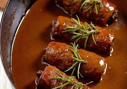 Klasické nemecké hovädzie roládky so slaninou a uhorkou