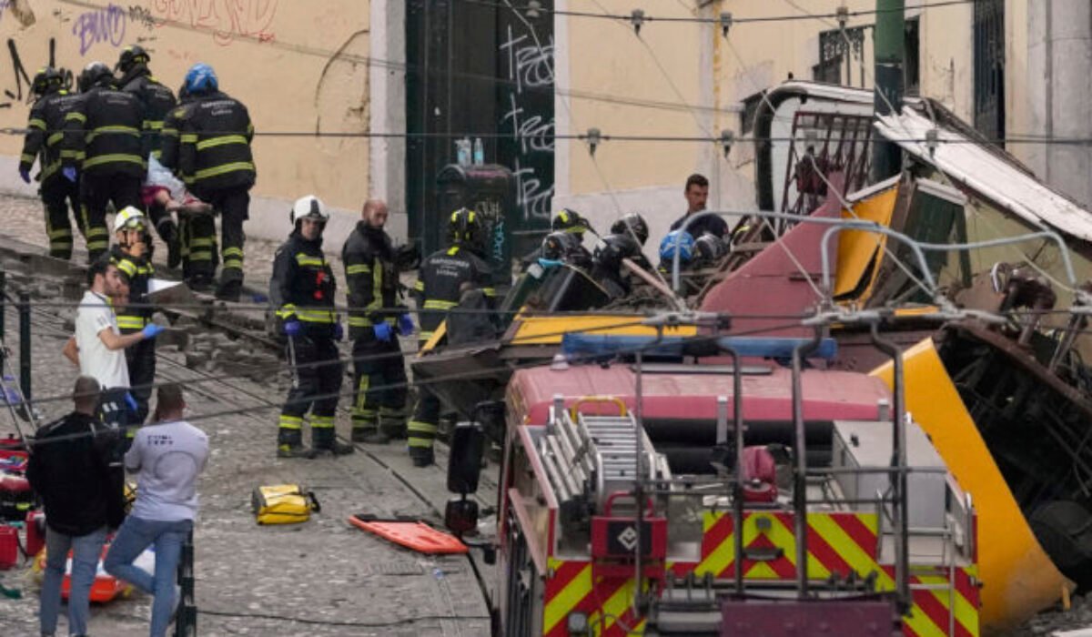 Počet obetí havárie lanovky v Lisabone stúpol. Sú medzi nimi aj Slováci? – FOTO