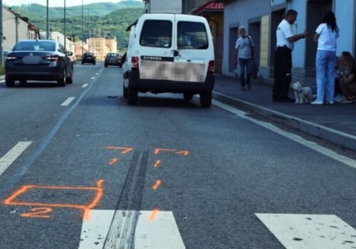 Mladá vodička zrazila na priechode v Žiari nad Hronom 9-ročného chlapca, skončil s ťažkými zraneniami