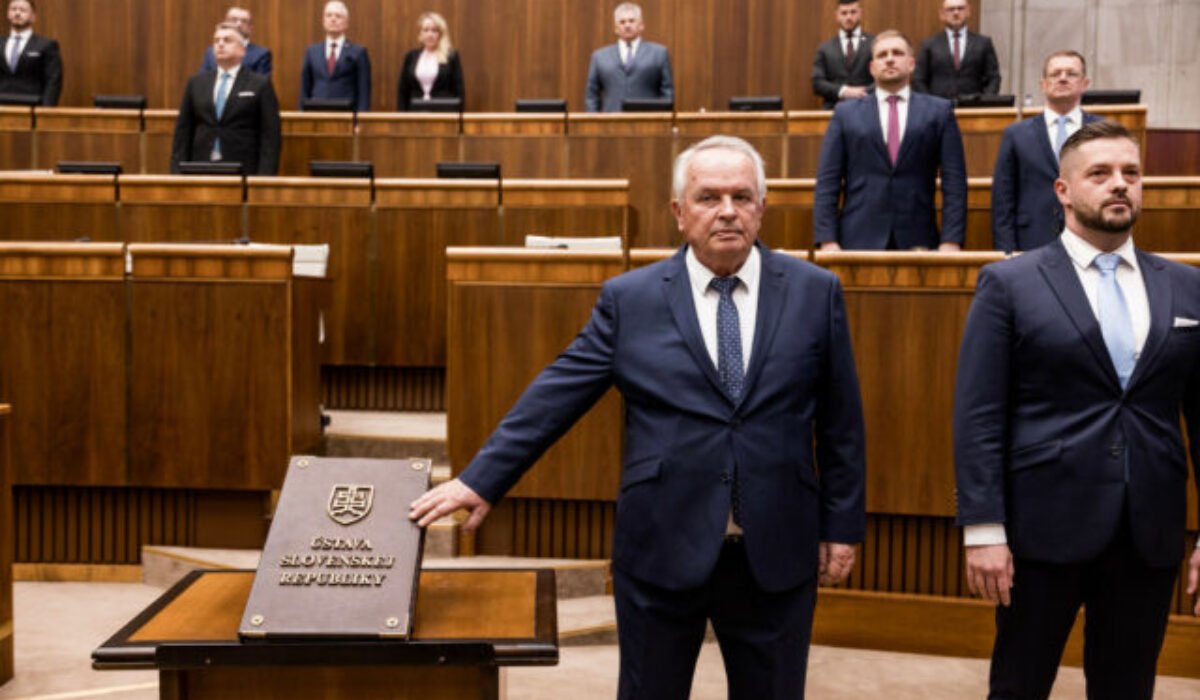 Radačovský by sa mohol stať veľvyslancom na Cypre, nomináciu údajne odsúhlasil už aj Pellegrini