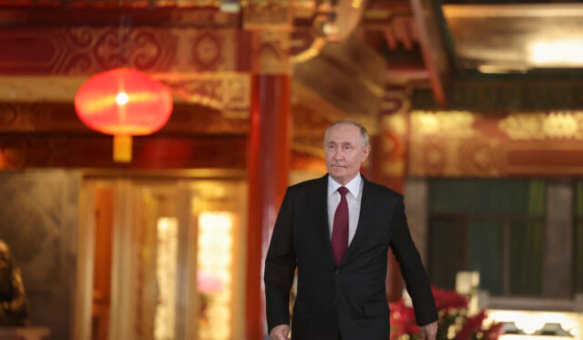 Putinov mrazivý stisk ruky, ktorý môže signalizovať ďalšiu vojnu ruského diktátora, píše The Mirror