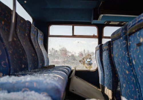 Havaroval autobus s deťmi, na mieste je viac ako 30 zranených