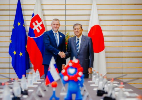 Pellegrini hovoril s japonským premiérom o budúcnosti košickej U. S. Steel, témou bola aj vojna na Ukrajine – FOTO