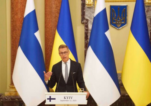 Fínsky prezident natvrdo: Maďarsko a Slovensko kŕmia ruskú armádu