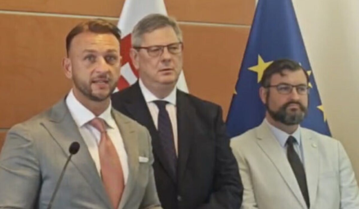 Krádeže v obchodoch pribúdajú, minister Susko navrhuje trestať páchateľov obecnými službami aj blokovaním dávok – VIDEO