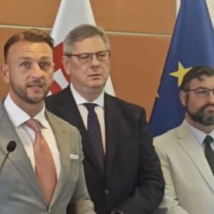 Krádeže v obchodoch pribúdajú, minister Susko navrhuje trestať páchateľov obecnými službami aj blokovaním dávok – VIDEO