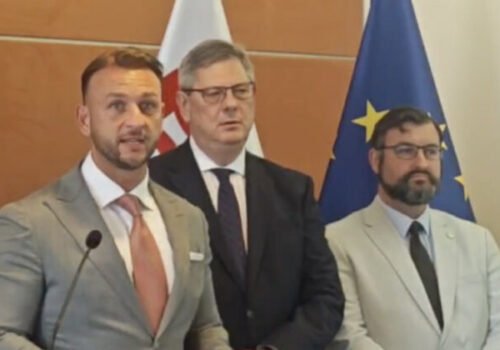 Krádeže v obchodoch pribúdajú, minister Susko navrhuje trestať páchateľov obecnými službami aj blokovaním dávok – VIDEO