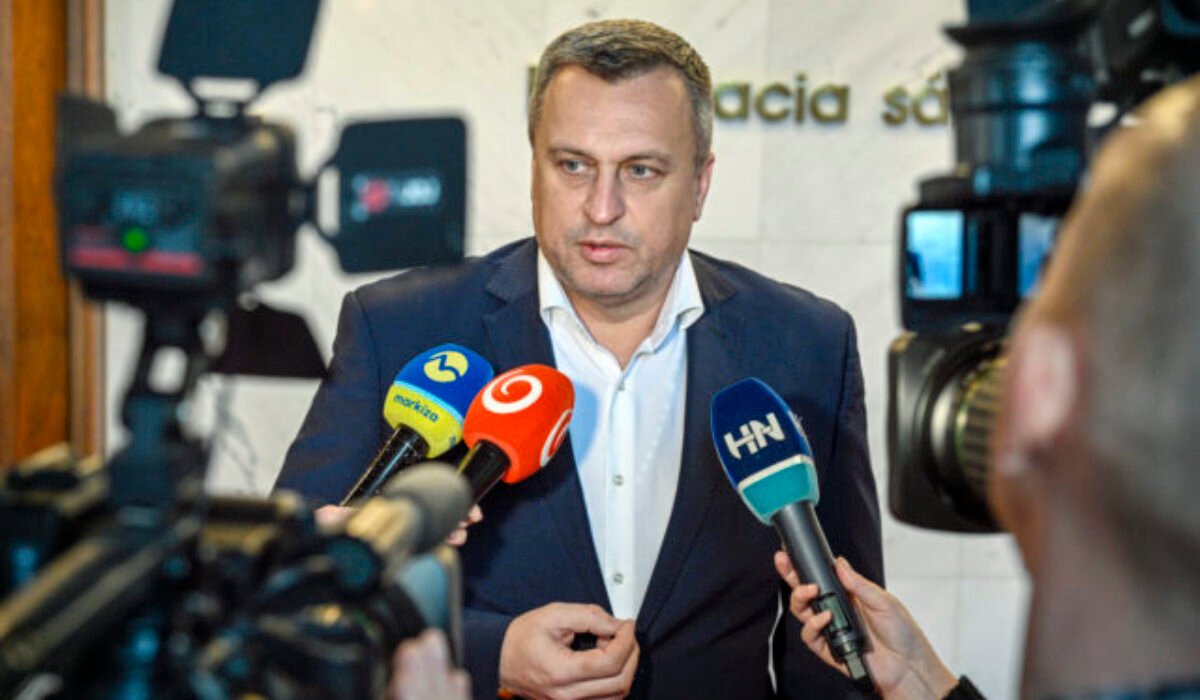 Danko tvrdí, že Radačovský so stranou už nekomunikuje, klub udržali len vďaka poslancovi zo Smeru