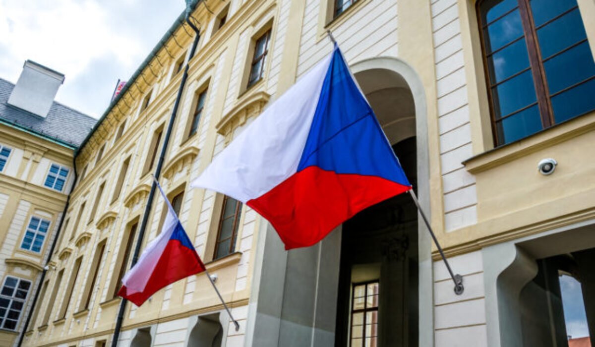 Voľby v Česku by vyhralo ANO, výrazne sa posilnili Piráti