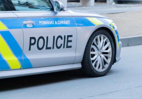 Dobrovoľník českej strany Piráti na predvolebnej akcii dostal rany do hlavy