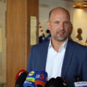 Opozícia odmieta Pellegriniho plán na zavedenie stavu ohrozenia, varuje pred strašením občanov a zneužitím moci – VIDEO