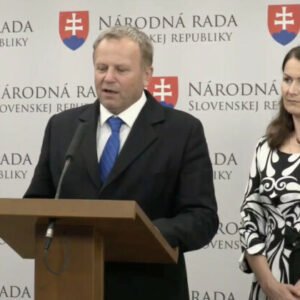 Spor o sociálne podniky sa vyhrocuje. Liberáli hovoria o podvodoch, ministerstvo o pokrytectve opozície – VIDEO