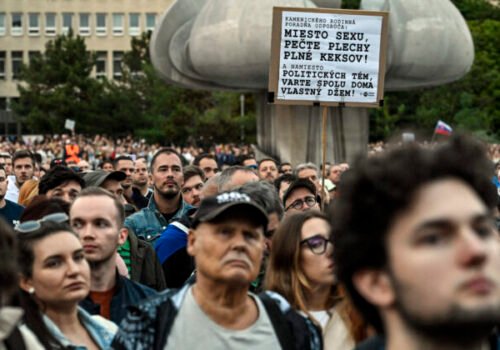 Opozícia zvoláva na utorok 23. septembra ďalšie protesty proti „ožobračovaniu ľudí“