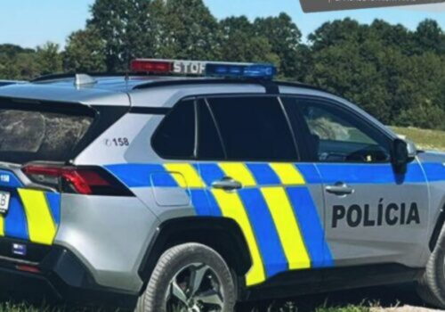 Policajti zasahovali v obci Dačov Lom, niekto tam strieľal na prechádzajúce auto