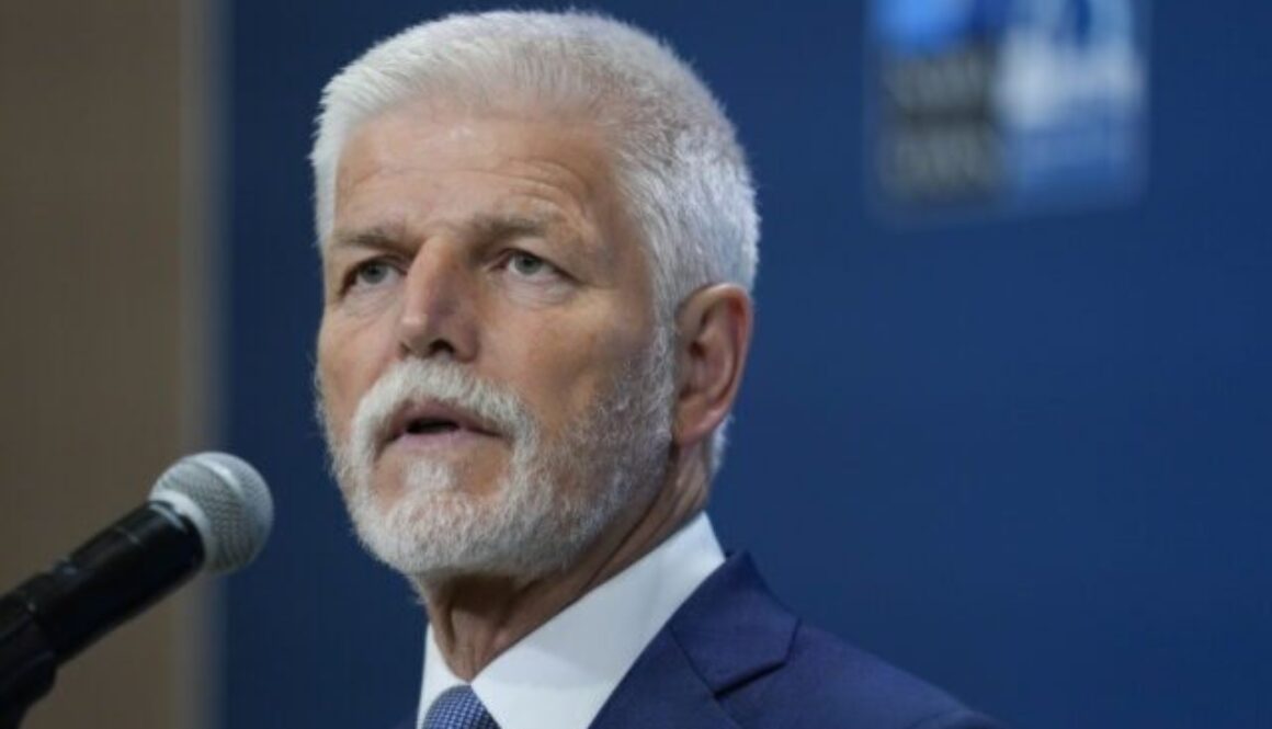 Incidenty v Európe pribúdajú. Český prezident Pavel hovorí, že zostrelenie ruského lietadla môže byť jediným riešením
