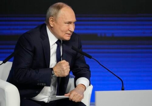 Zasiahli drony Putinove dače pri Jalte na Kryme?