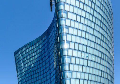 Rakúska energetická firma OMV prepustila zamestnanca pre špionáž pre Rusko
