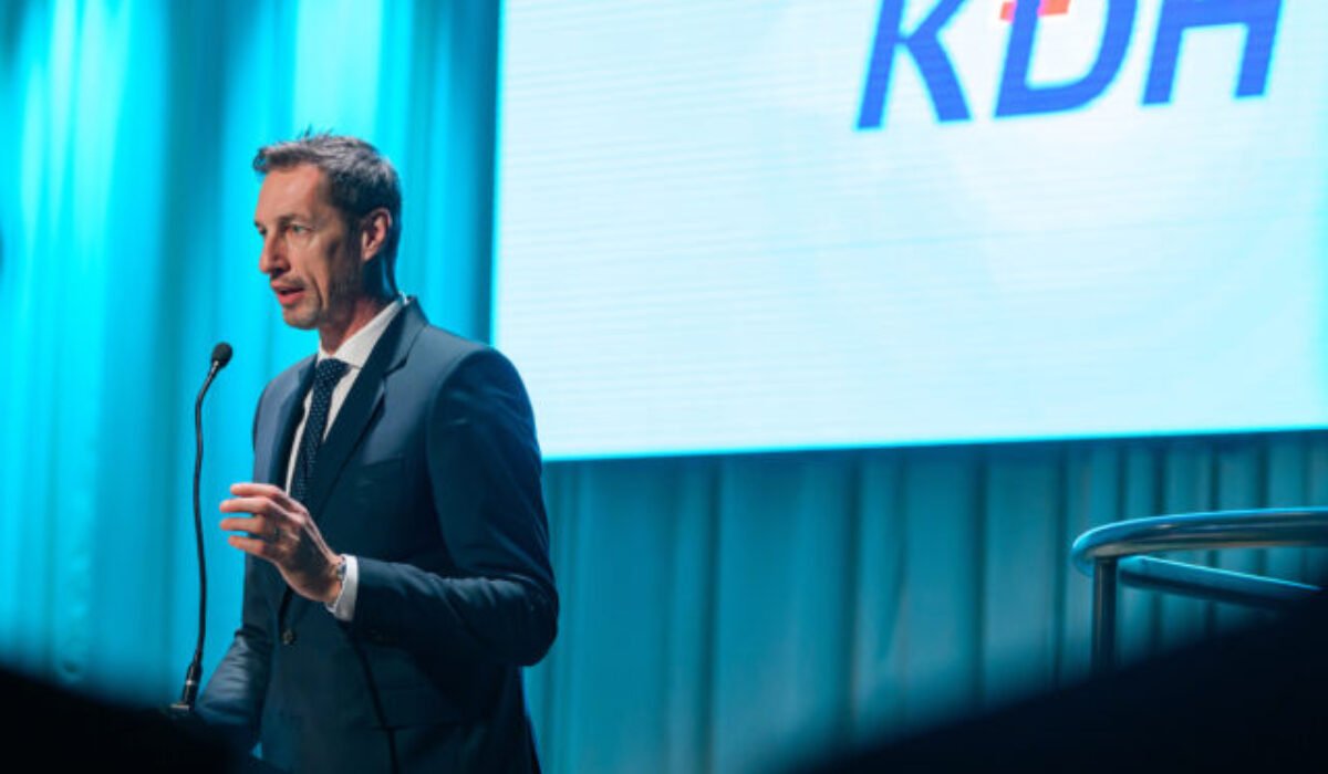 25590_67b064e4823b6748227957-640x420.jpg KDH víta Pellegriniho rozhodnutie. Podľa Majerského ukazuje, ako je novela o hazarde zlá a nebezpečná