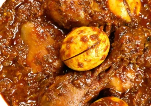 Tradičné Doro Wat: Etiópsky kurací guláš