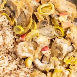 vegi kari Vegetariánske curry s rastlinnými kúskami „kurčaťa“