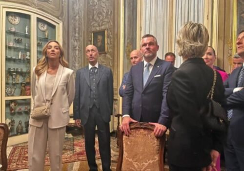 V Janove otvorili nový honorárny konzulát, prebiehajú aj diskusie o možnom leteckom spojení medzi Janovom a Bratislavou – VIDEO, FOTO