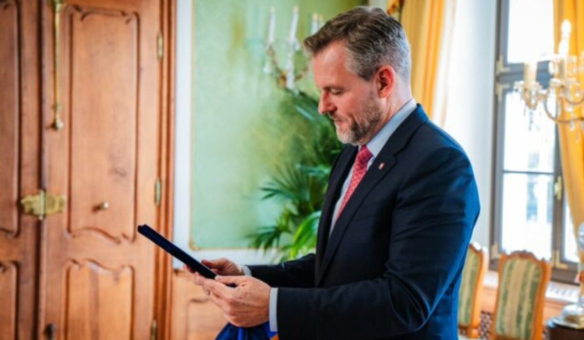 Hnutie Slovensko vyzýva prezidenta Petra Pellegriniho, aby sa vzdal svojej funkcie